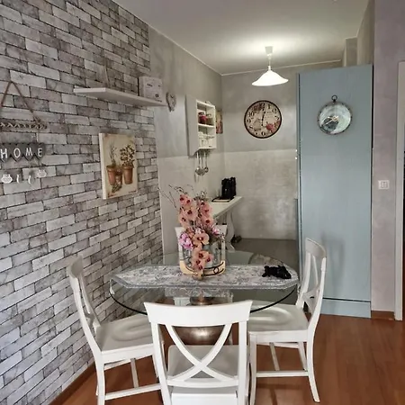 Cav-chez Tina Apartment *