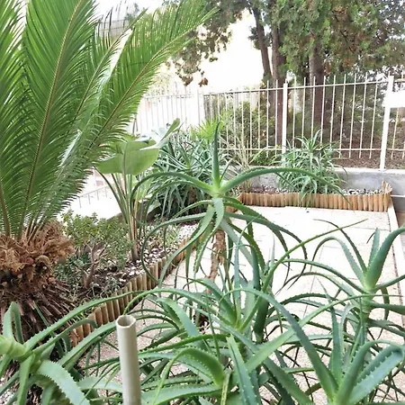 Апартаменти Cav-chez Tina Санремо